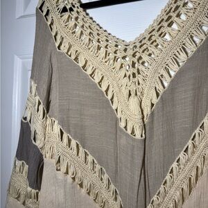 UMGEE Boho Crochet Trim Taupe Top with Gray Accents Size Small
